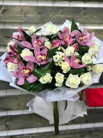 Букет цветов из: Розы и Хризантемы в Шабровском