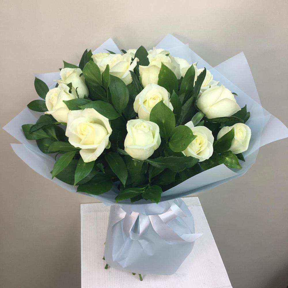 Букет 15 Белых роз Проуд в Шабровском