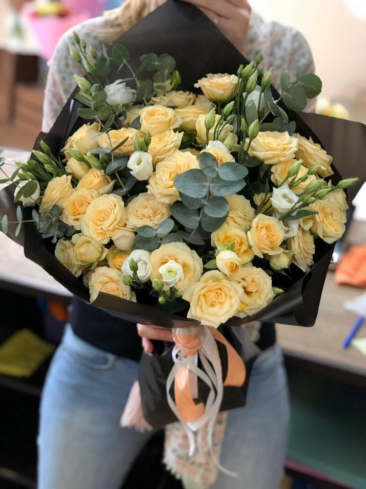 Букет цветов из: Розы и Лизиантусы в Шабровском