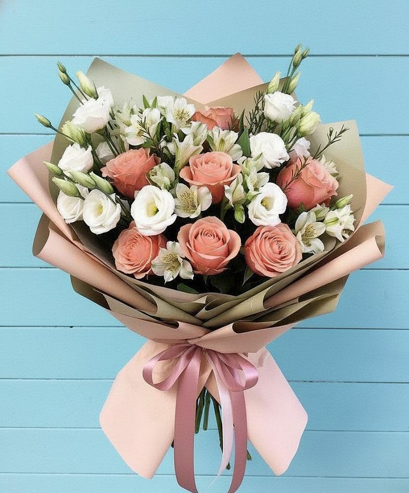 Букет цветов из: Розы, Альстромерии и Лизиантусы в Шабровском