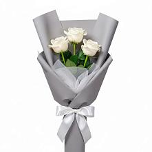 Букет 3 белые розы в Шабровском
