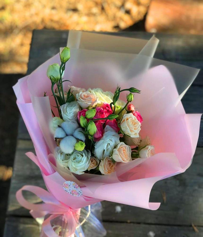 Букет цветов из: Розы и Лизиантусы в Шабровском