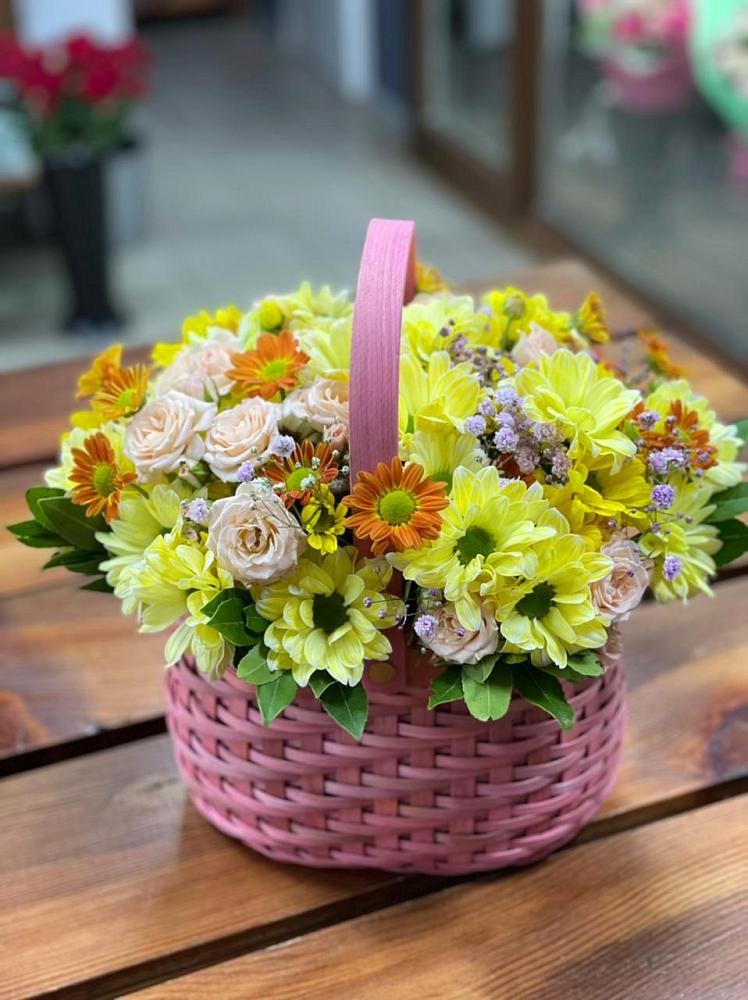 Цветочная композиция из Хризантемы и Розы в корзине в Шабровском