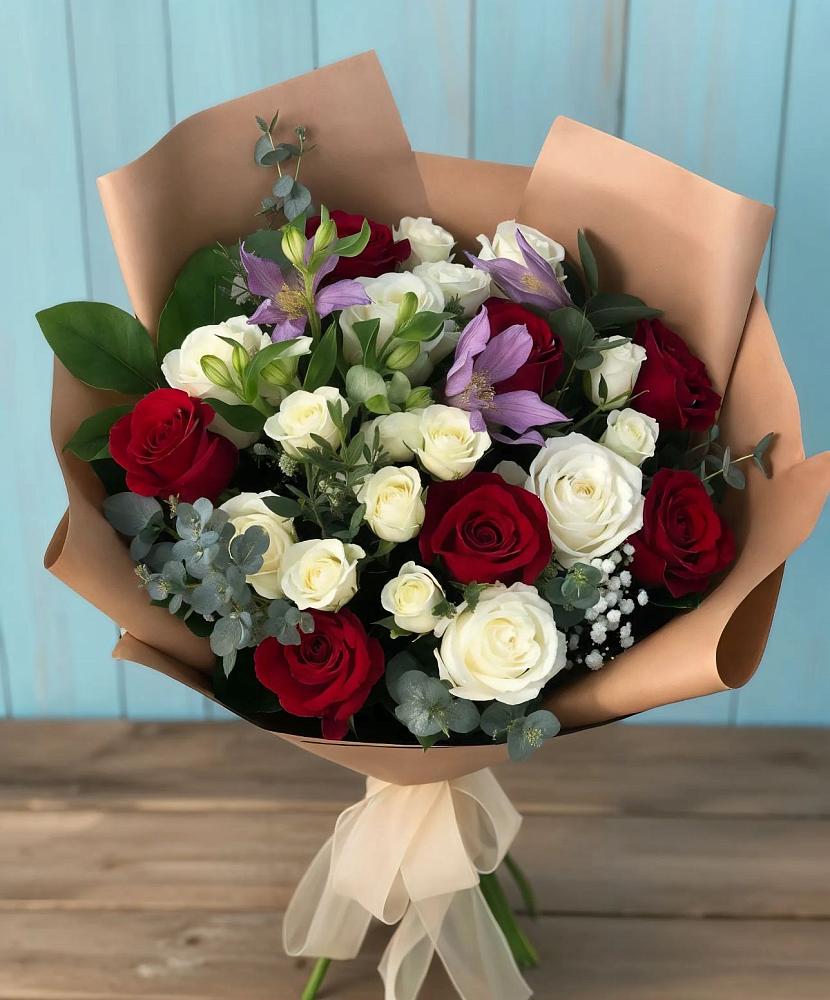 Букет цветов из: Розы и Альстромерии в Шабровском