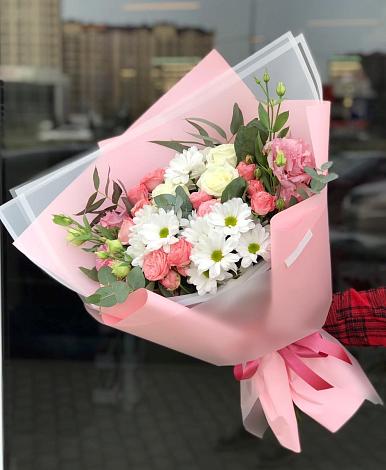 Букет цветов из: Розы, Лизиантусы и Хризантемы в Шабровском