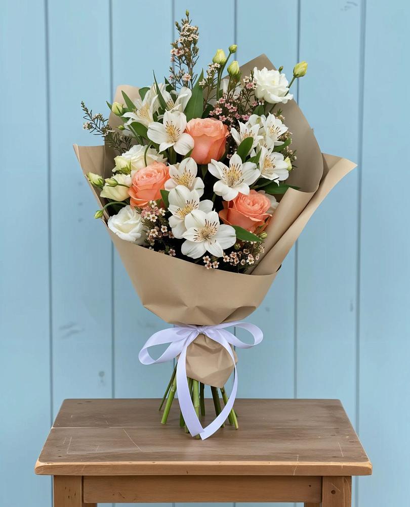 Букет цветов из: Альстромерии, Лизиантусы, Розы и Хризантемы в Шабровском