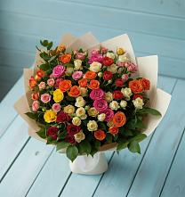 Букет Микс из разноцветных кустовых роз в Шабровском